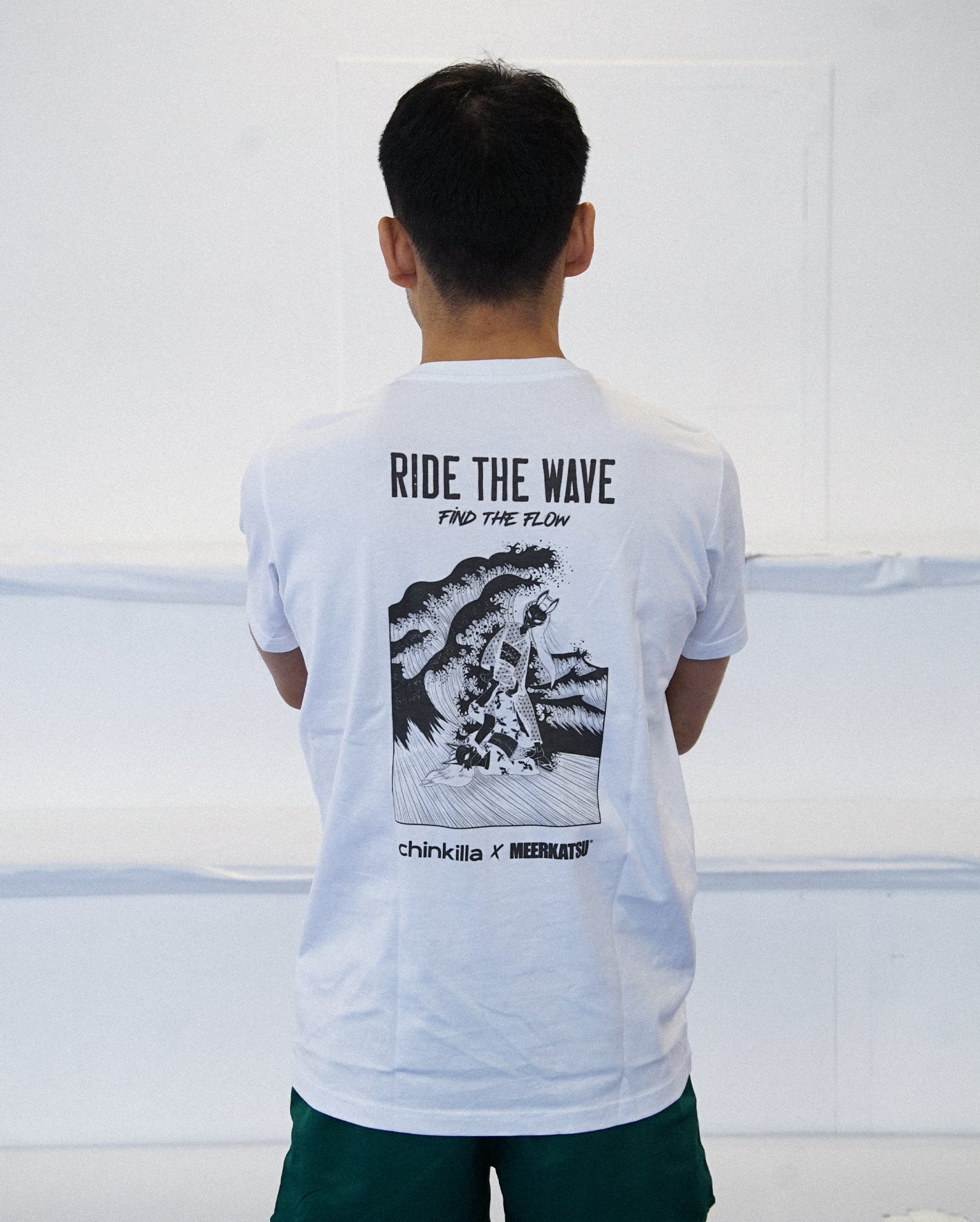 "chinkilla x meerkatsu" Unisex T-Shirt - White